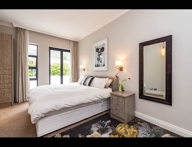 2 BEDROOM APARTMENT FOR SALE IN VREDEHOEK